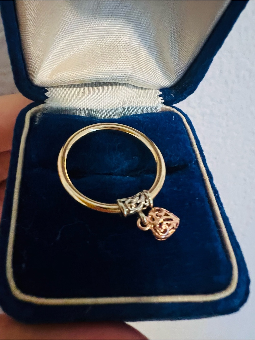 14K Tri-Color Gold Dangle Heart Ring Size 5.5